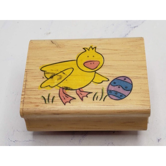 Easter Chick With Egg Canadian Maple Collections Rubber Stamp - Picture 1 of 7